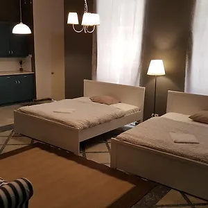 Premier , Будапешт Венгрия